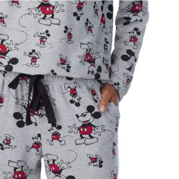 Mickey Mouse Disney Women's 2X Lounge Set Long Sleeve Pajamas Tee + Jogger NWT - Picture 1 of 4